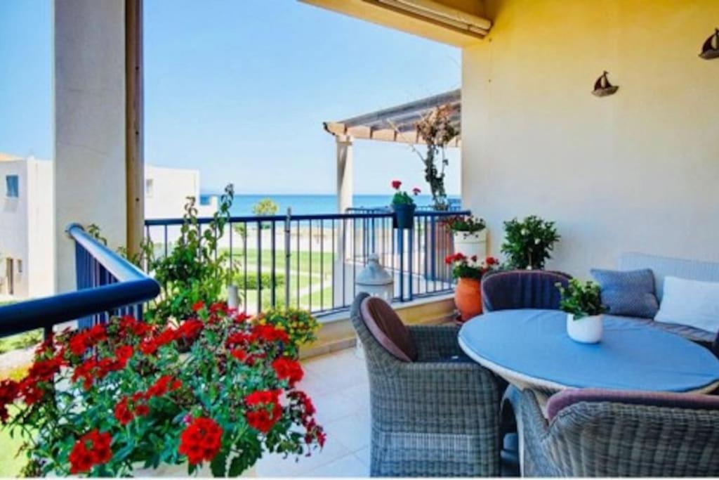 Odyssey Beach Front Apartment Chania  ภายนอก รูปภาพ