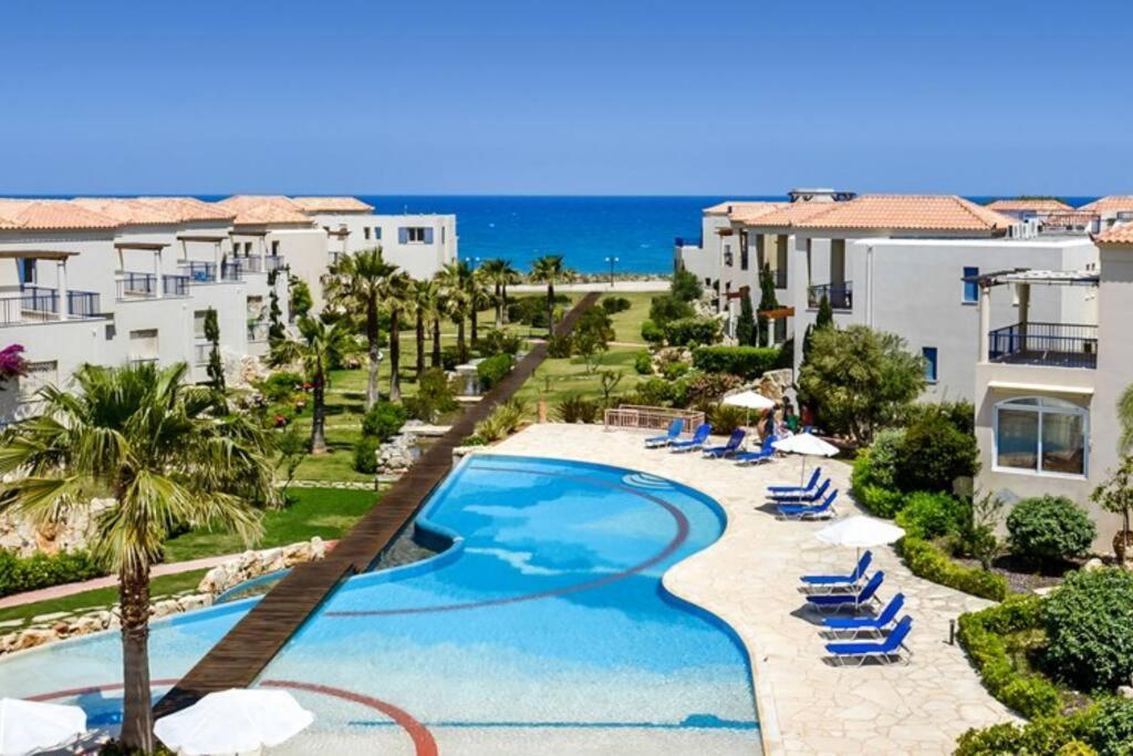 Odyssey Beach Front Apartment Chania  ภายนอก รูปภาพ