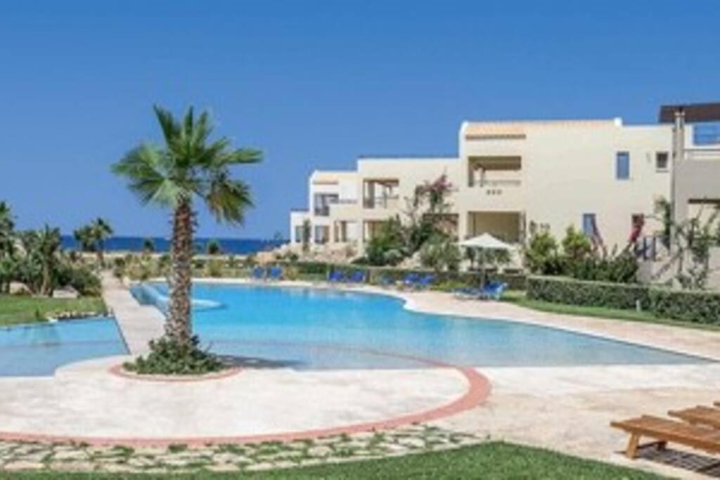 Odyssey Beach Front Apartment Chania  ภายนอก รูปภาพ