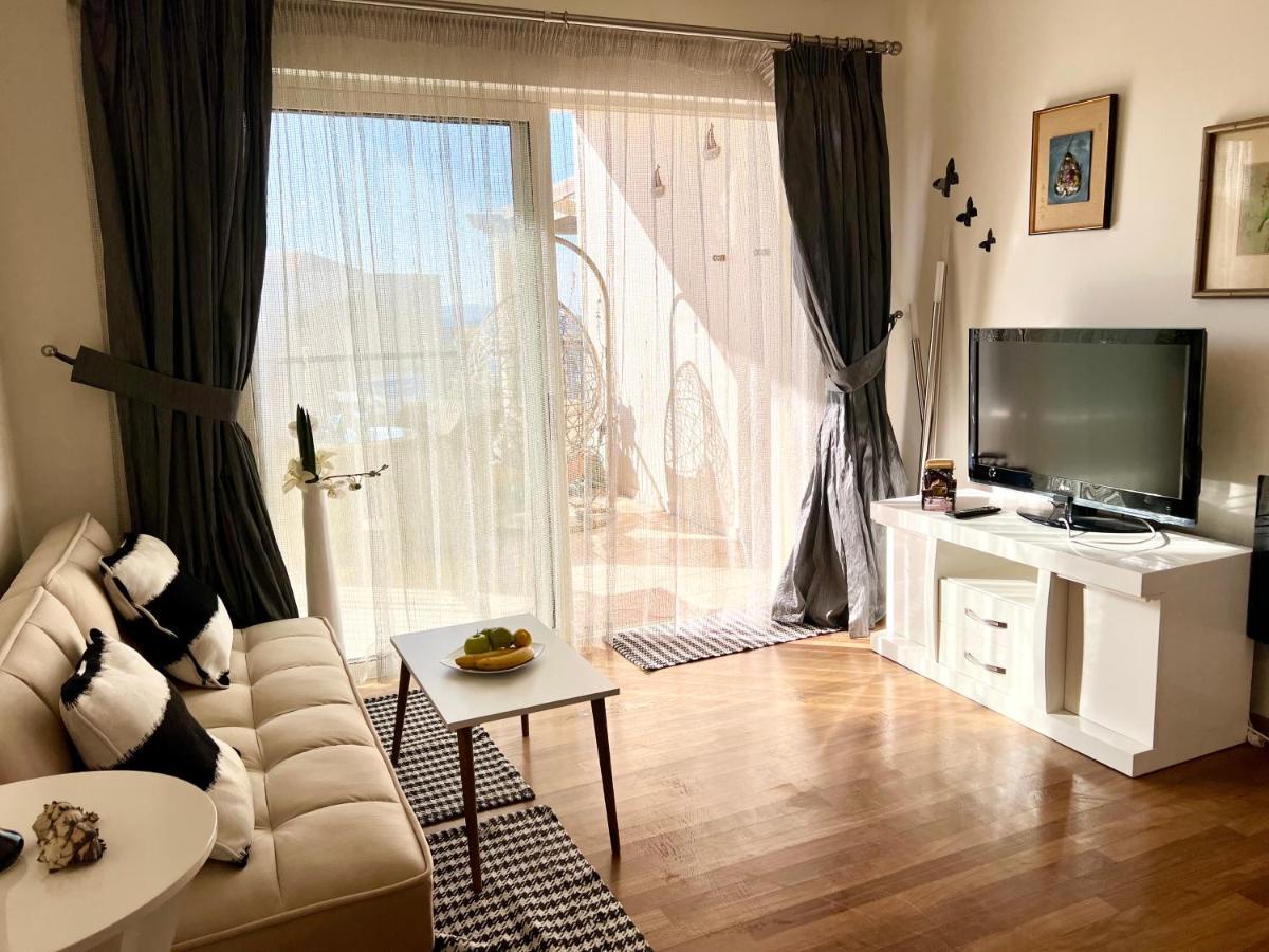 Odyssey Beach Front Apartment Chania  ภายนอก รูปภาพ